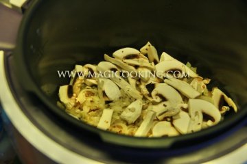 Картофель с грибами в мультиварке Moulinex cook4me