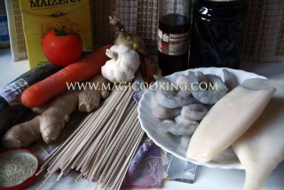 Стир-фрай с креветками и кальмарами