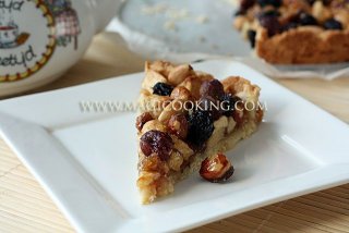 Голландский яблочный пирог "Appel-noten taart"