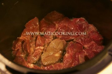 Говядина с черносливом в мультиварке Moulinex cook4me