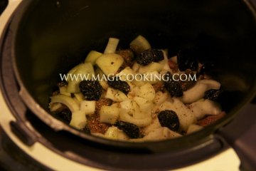 Говядина с черносливом в мультиварке Moulinex cook4me