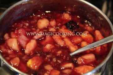 Галета с яблоками и ягодами