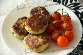 Биточки из рикотты и кабачка
