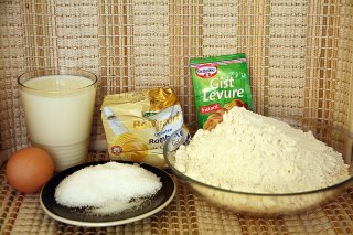 булочки с черешней