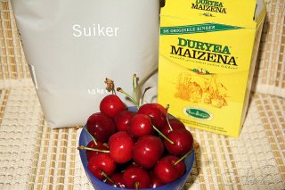 булочки с черешней