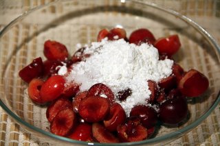 булочки с черешней