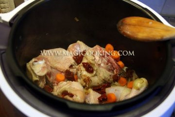 Курица в мультиварке