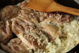 Курица с фасолью