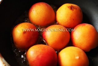 Шоколадный тарт с абрикосами и франжипаном