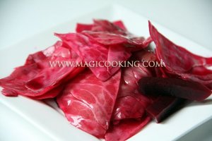 Капуста маринованная со свеклой