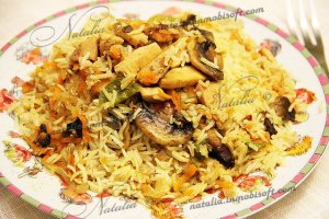 Плов с курицей и грибами
