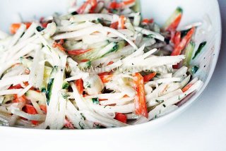 Салат с капустой кольраби
