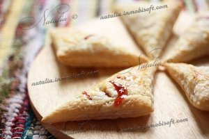 Слойка с клубникой