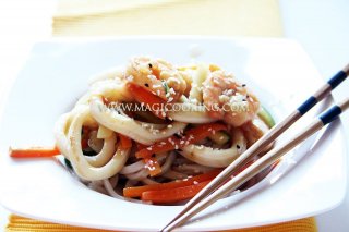 Стир-фрай с креветками и кальмарами