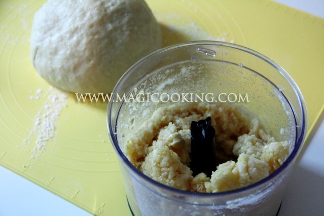 Творожная коса с марципаном