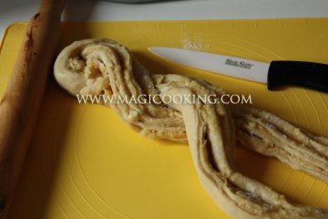 Творожная коса с марципаном