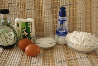 Кростата с ягодами и кремом