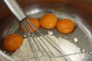 Кростата с ягодами и кремом