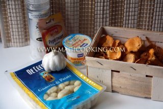 Ньокки с лисичками
