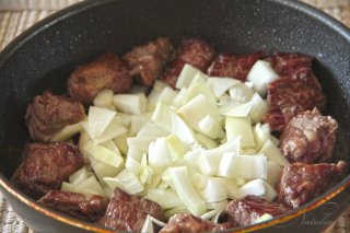 говядина с грибами