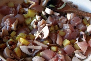 Гуляш куриный