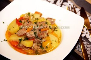 Венгерский гуляш в мультиварке Moulinex cook4me