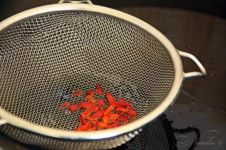 Курица с арахисом
