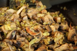 куриный рулет с грибами