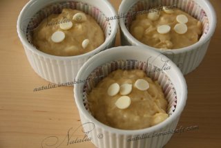Банановые маффины с белым шоколадом
