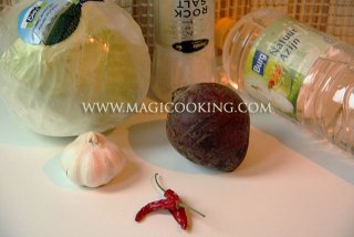Капуста маринованная со свеклой