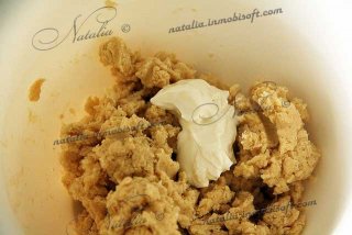 Millionaire bars with nuts