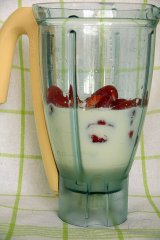 Клубничное мороженое