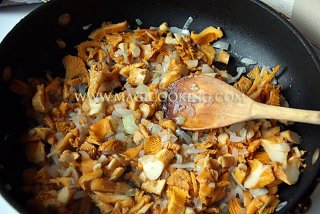 Рис с лисичками