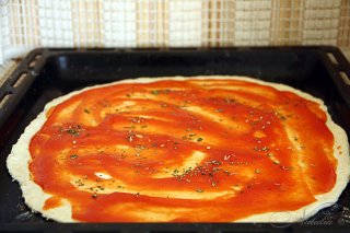 Pizza con uovo
