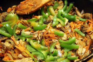 Плов с курицей и грибами