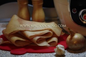 Свиная кожа с чесноком