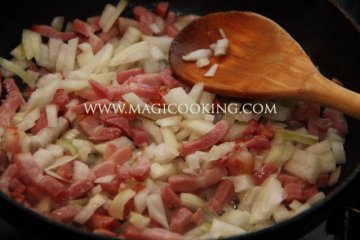 Быстрый пирог с ветчиной и сыром