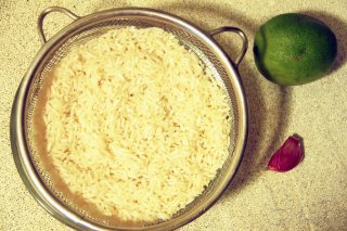 рис с лаймом и петрушкой