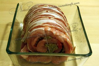 рулет из свинины с грибами