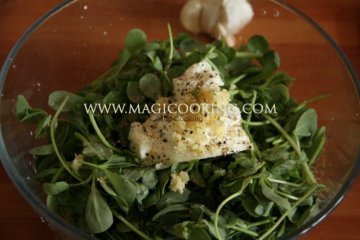 Салат с портулаком