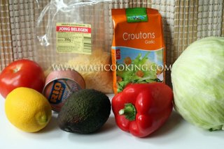 Салат с тунцом и паприкой