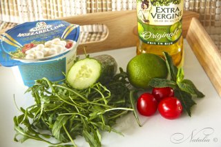 Салат с рукколой и мятой