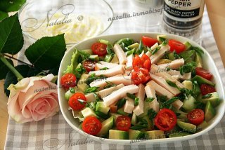 Салат с копченой курицей