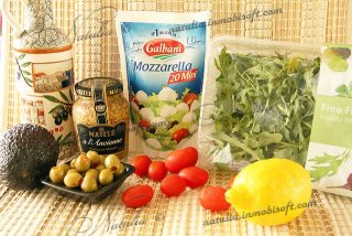 салат с моцареллой и авокадо