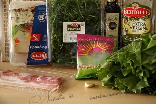 салат руккола и бекон