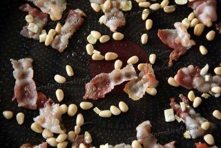 салат руккола и бекон