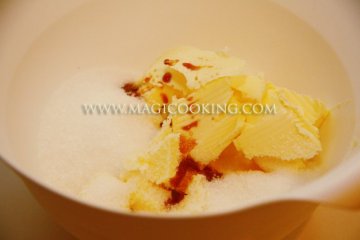 Песочный пирог с замороженными ягодами