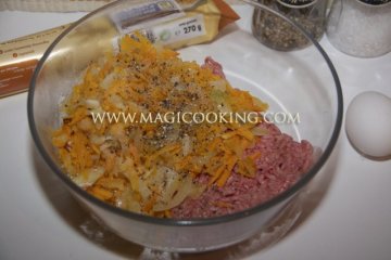 Шумуш – мясной пирог из слоеного теста