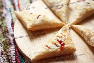 Слойка с клубникой
