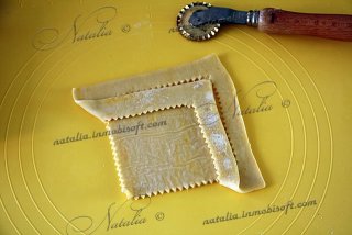 Слойки с кремом и фруктами